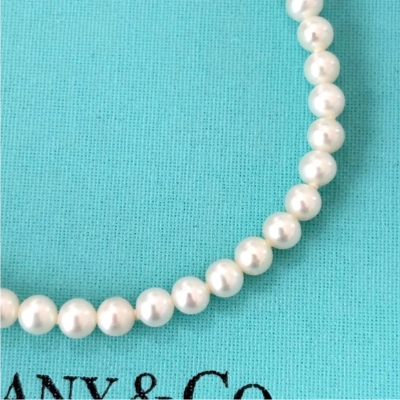 Tiffany & Co. Pearl Bracelet with Silver Clasp - Picture 6 of 12